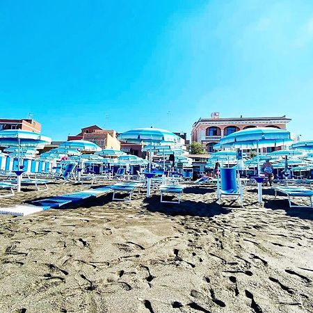 Hotel Miramare لاديسْبولِ المظهر الخارجي الصورة