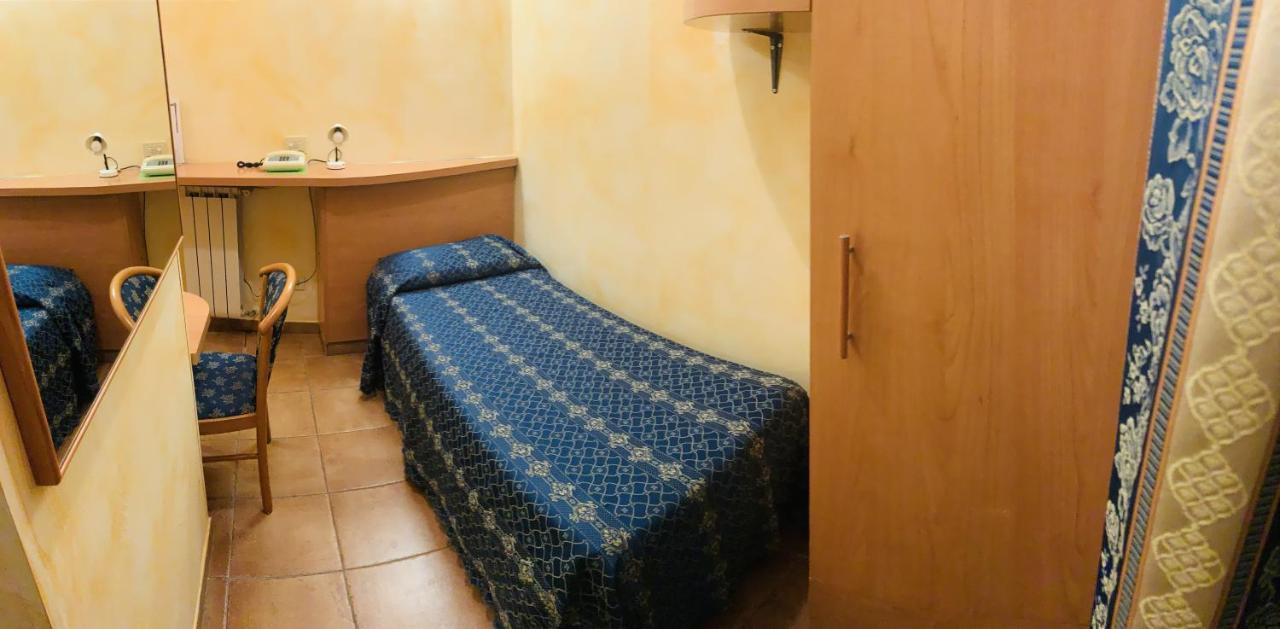 Hotel Miramare لاديسْبولِ المظهر الخارجي الصورة
