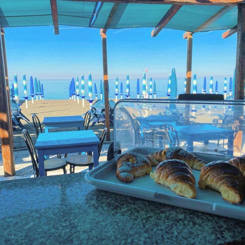 Hotel Miramare لاديسْبولِ المظهر الخارجي الصورة