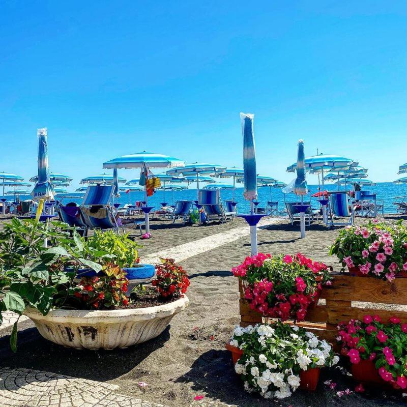 Hotel Miramare لاديسْبولِ المظهر الخارجي الصورة