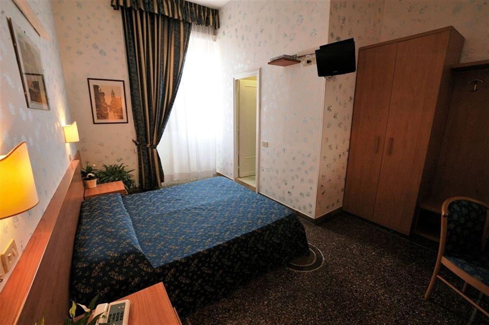 Hotel Miramare لاديسْبولِ المظهر الخارجي الصورة