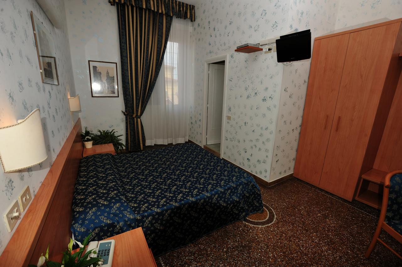 Hotel Miramare لاديسْبولِ المظهر الخارجي الصورة